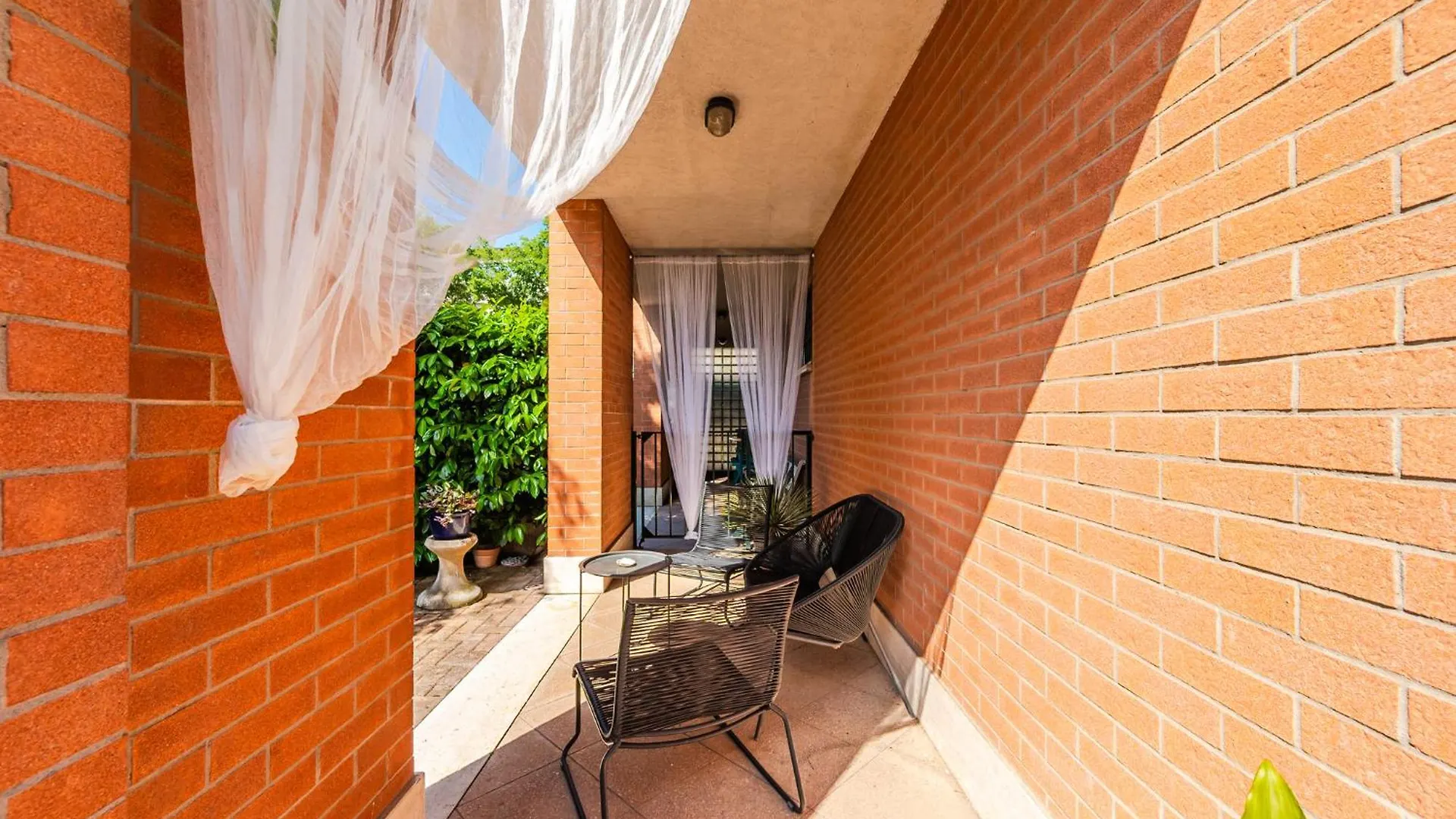 Modena Garden Retreat, 5 Min Dal Centro Con Garage Lejlighed Italien